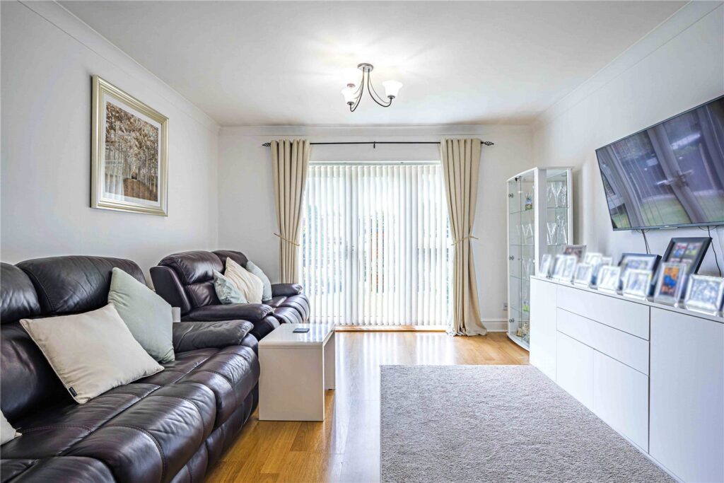 Stanborough Avenue, Borehamwood