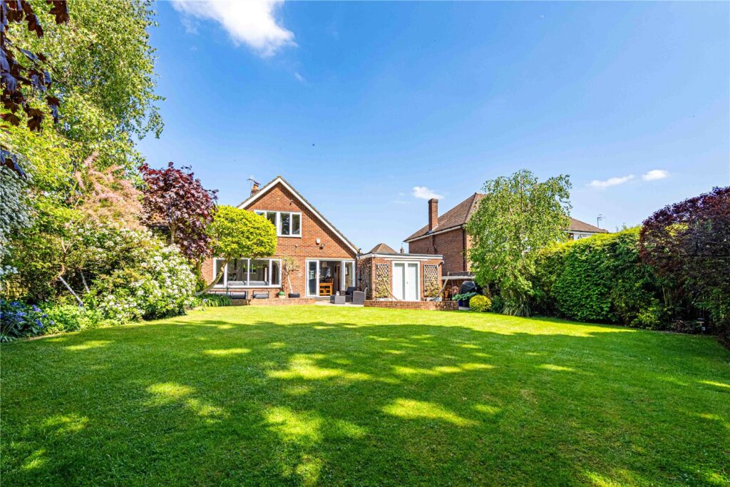 St. Anthonys Avenue, Leverstock Green