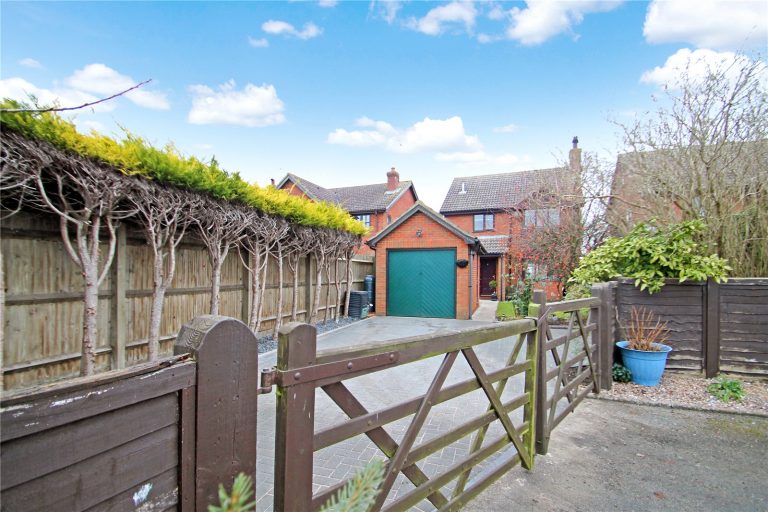 Leighton Road, Northall