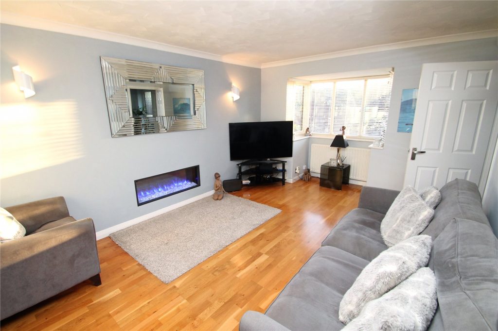 Leighton Road, Northall
