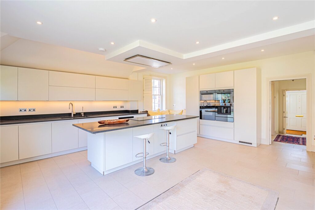 Ravens Lane, Berkhamsted