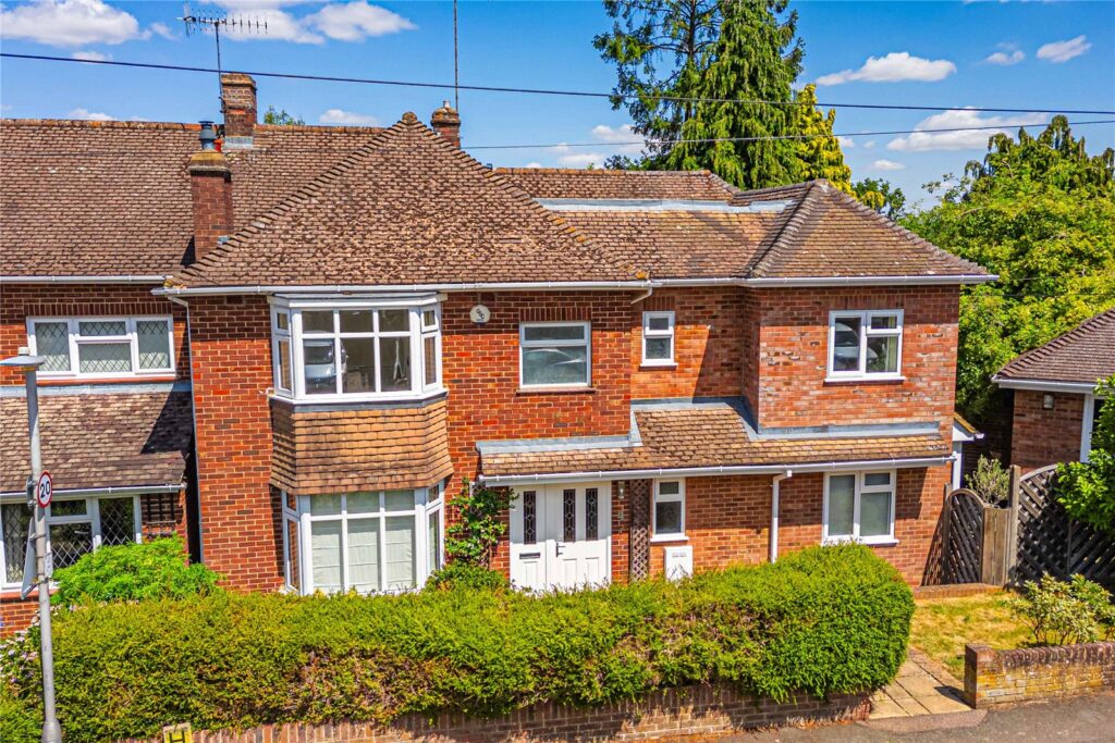Chestnut Drive Image