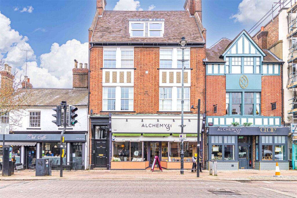 142c High Street Image