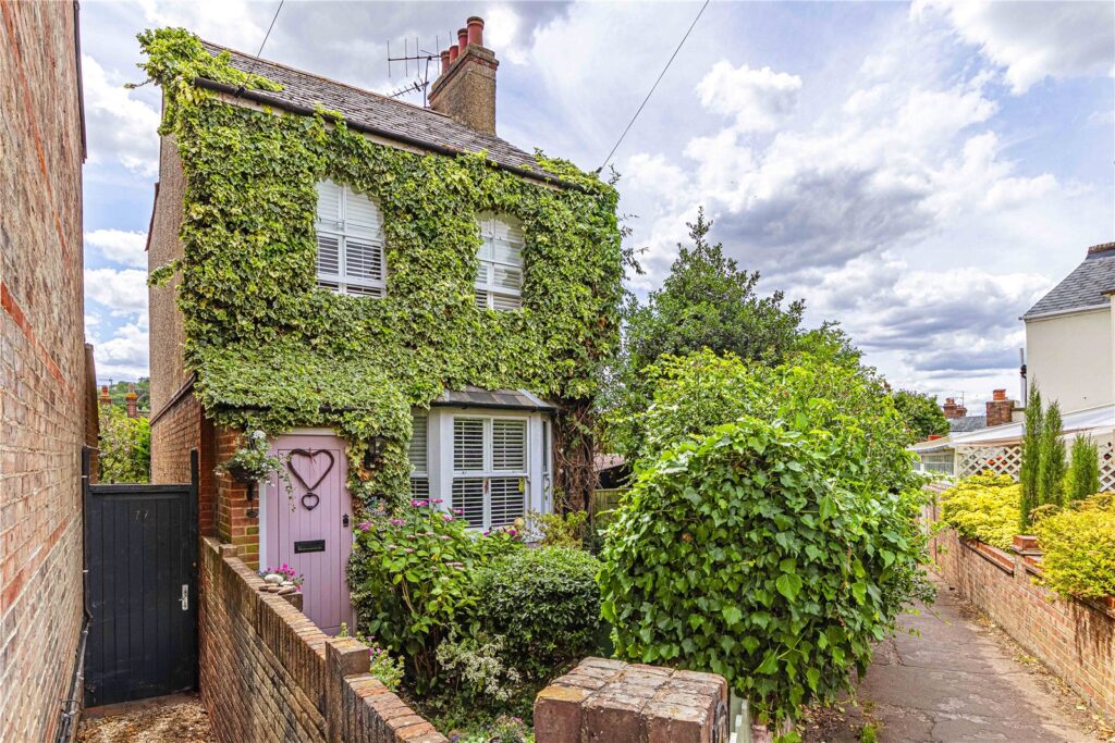 Horsecroft Road Image