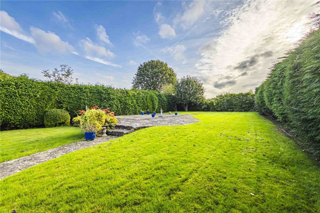 Green Lane, Bovingdon