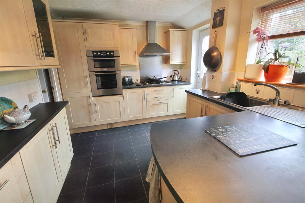 Larchwood Road, Adeyfield