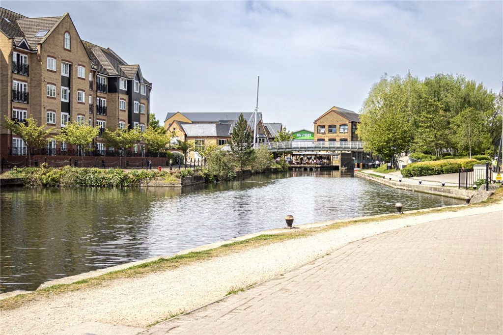 Dickinson Quay, Apsley Lock