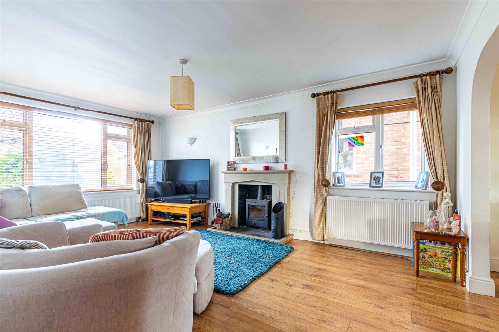 Woodfield Drive, Leverstock Green