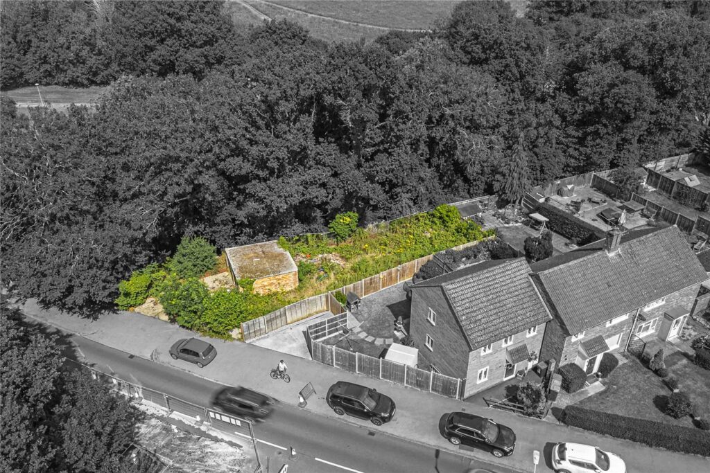Long Chaulden Image