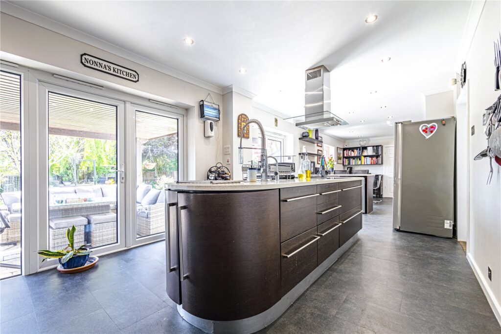 Delmar Avenue, Leverstock Green