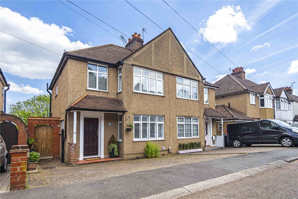 Cemmaes Court Road Image