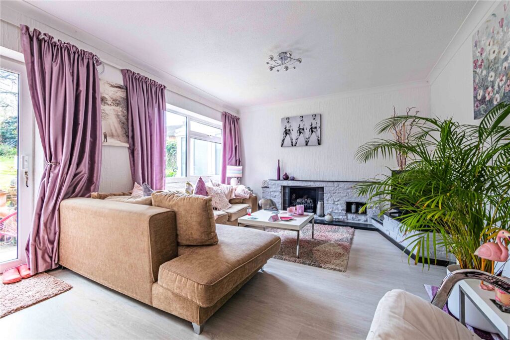 Wootton Drive, Grovehill