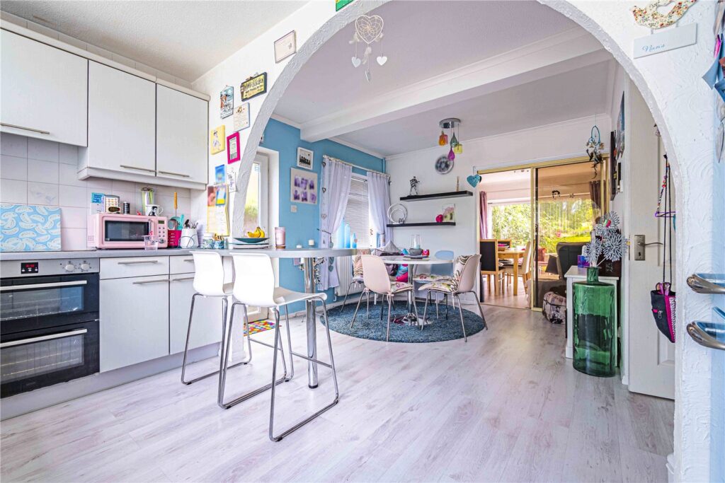 Wootton Drive, Grovehill