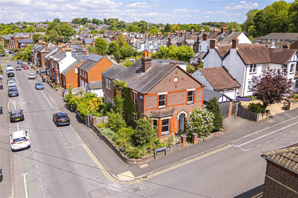Crescent Road Image