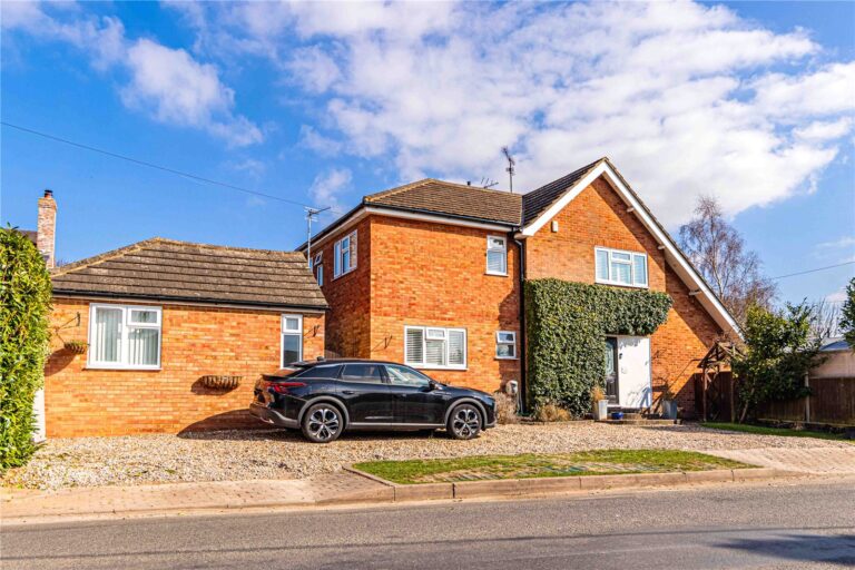 Moor End, Eaton Bray