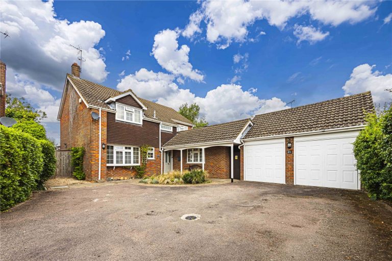 Wallace Drive, Eaton Bray