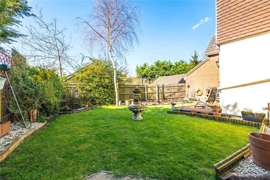 Wivelsfield, Eaton Bray