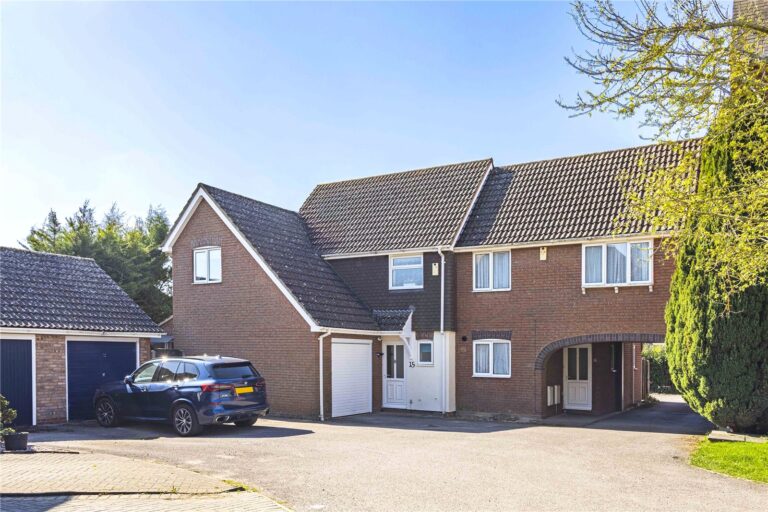 Wivelsfield, Eaton Bray