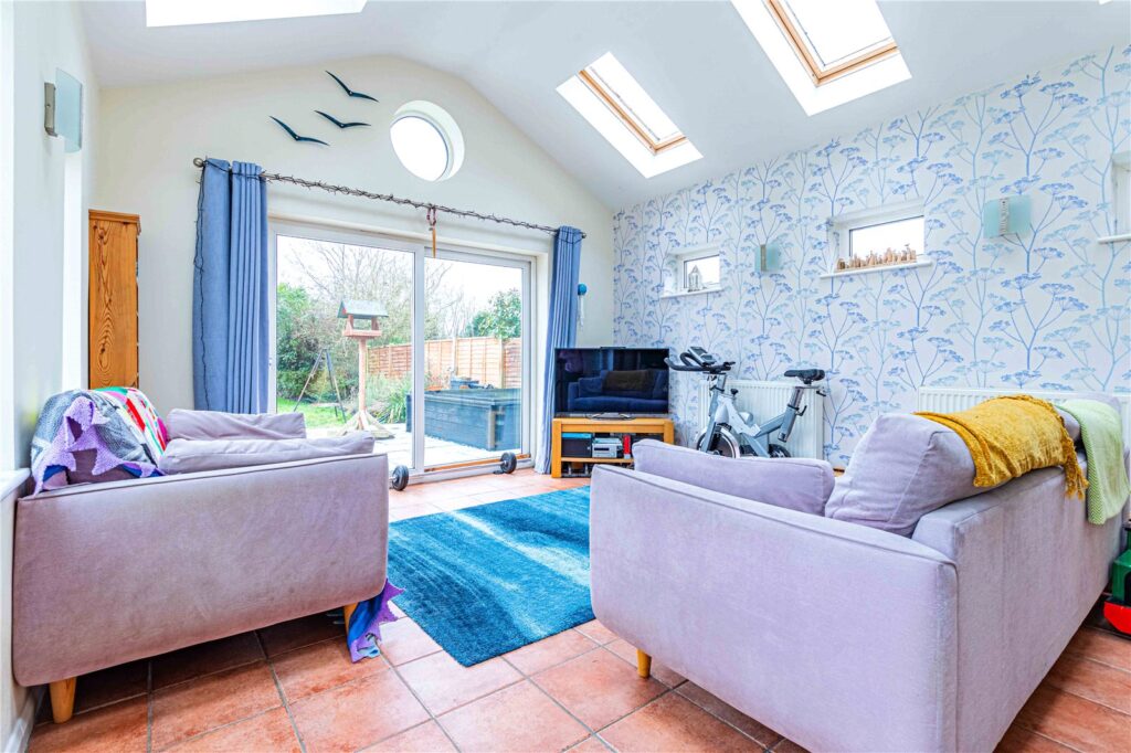 Leighton Road, Northall