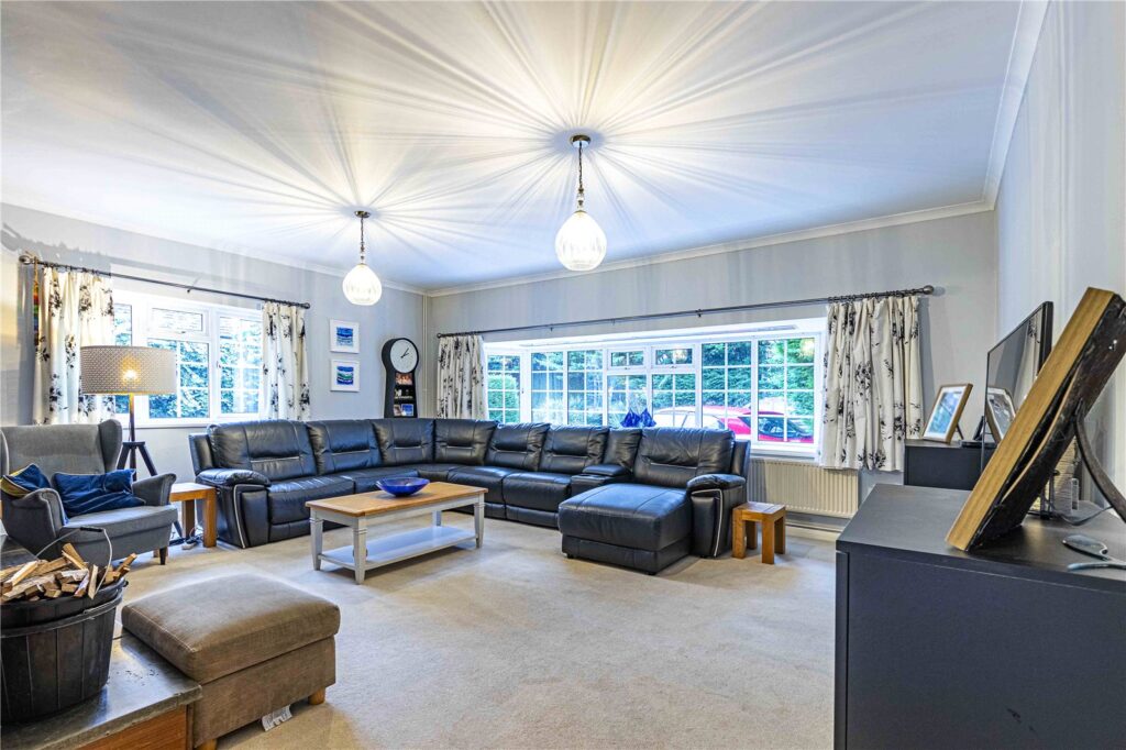 Leighton Road, Northall