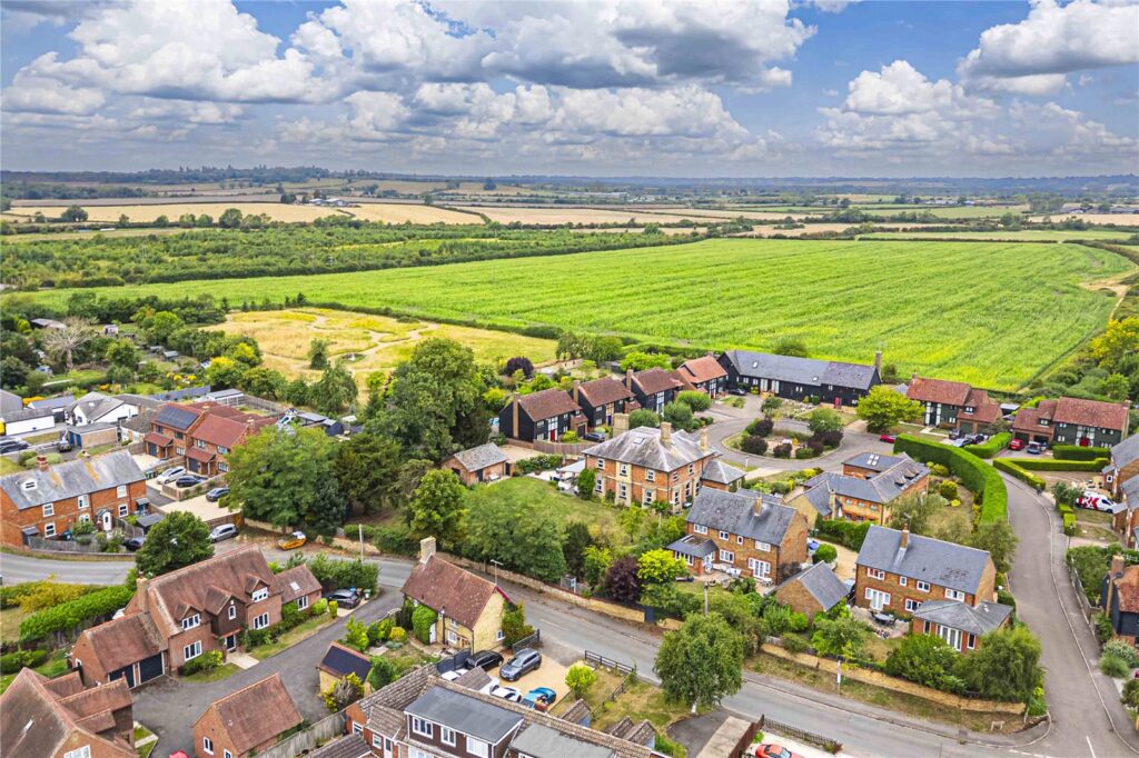Bury Farm Close, Slapton