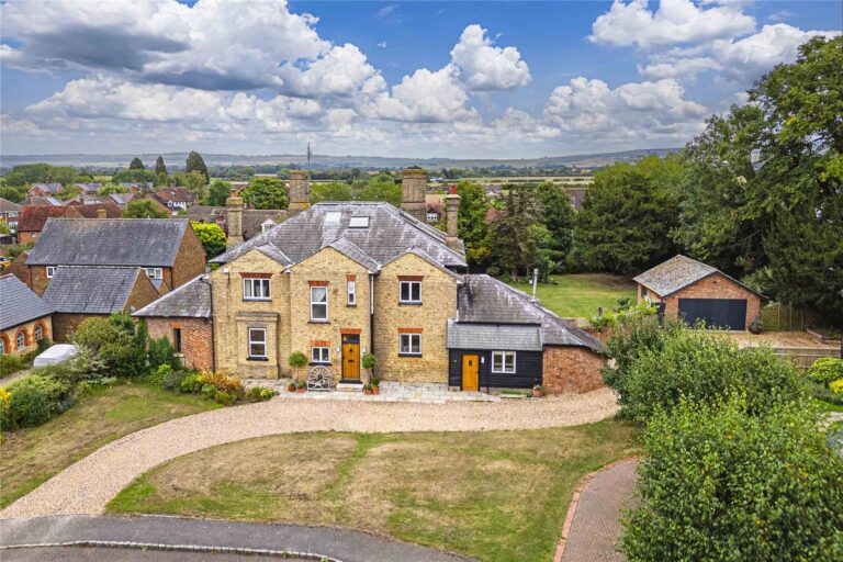 Bury Farm Close, Slapton
