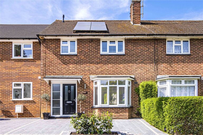 New Park Drive, Adeyfield