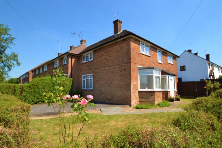 Kimbolton Green, Borehamwood