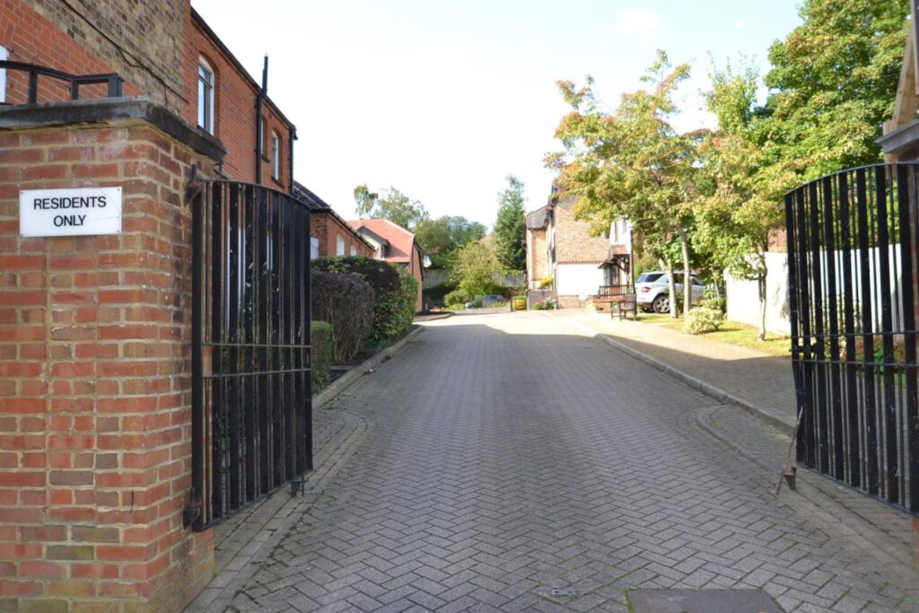 Watling Street, Radlett