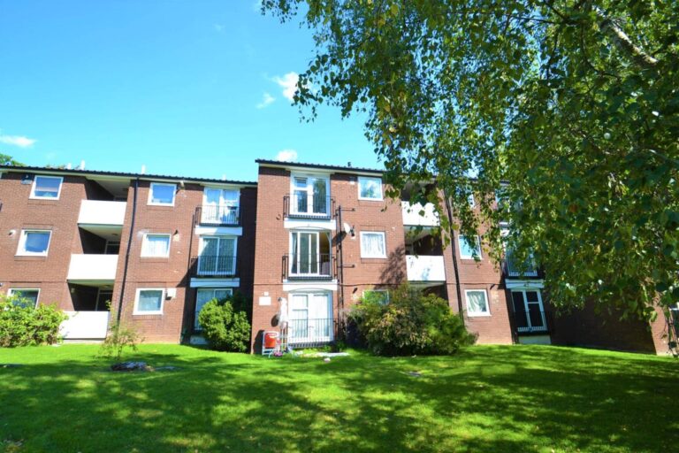 Scrubbitts Square, Radlett