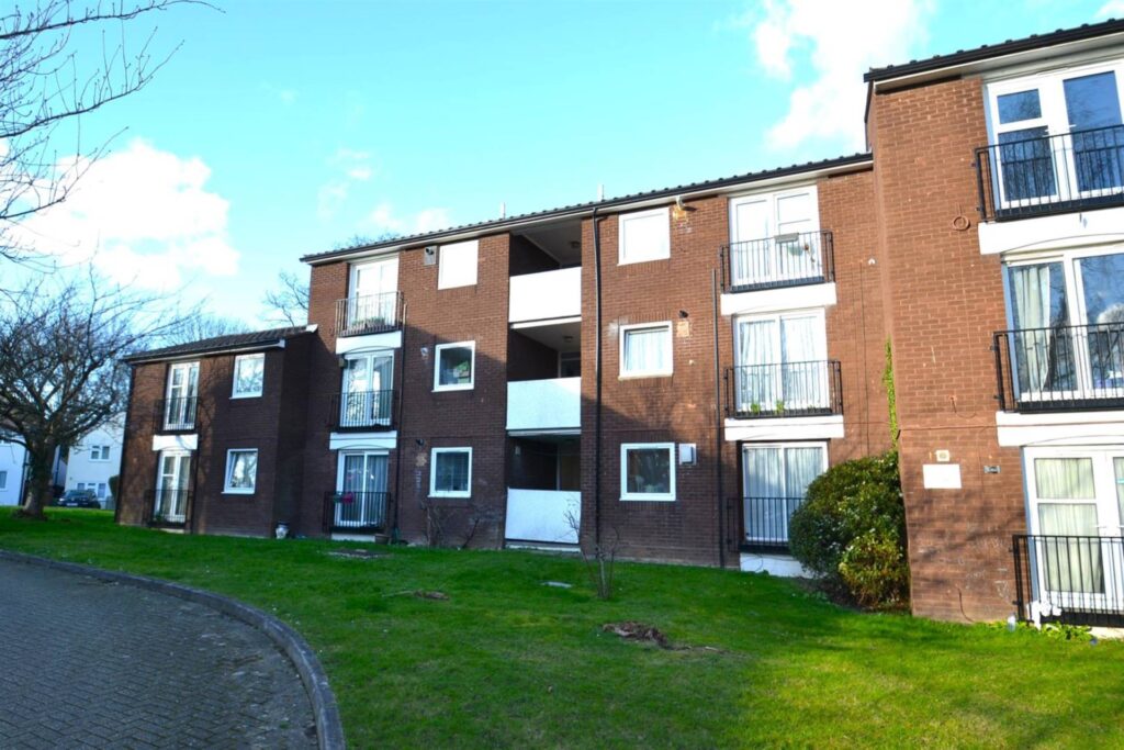 Scrubbitts Square, Radlett
