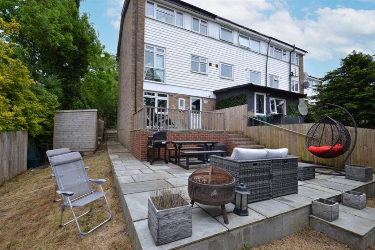 Holme Park, Borehamwood
