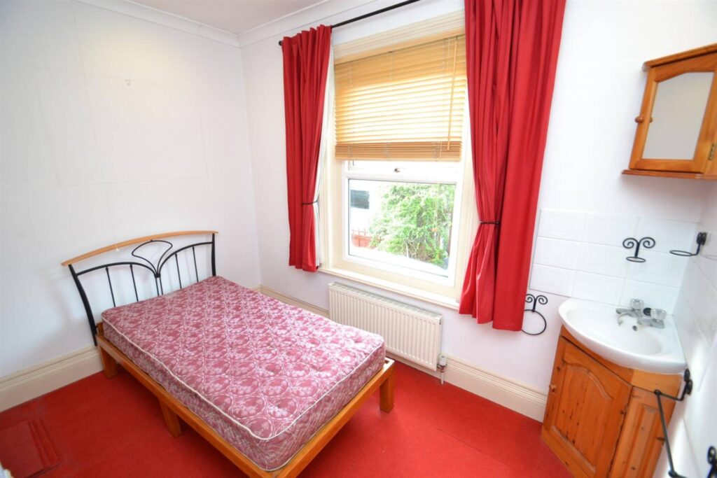 Aldenham Road, Radlett