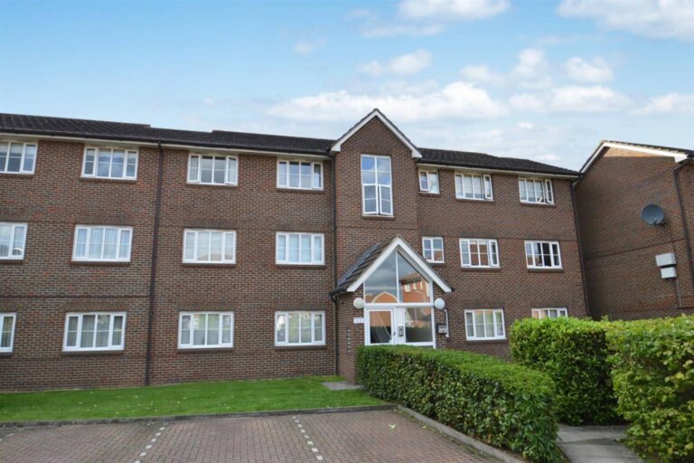 Kensington Way, Borehamwood
