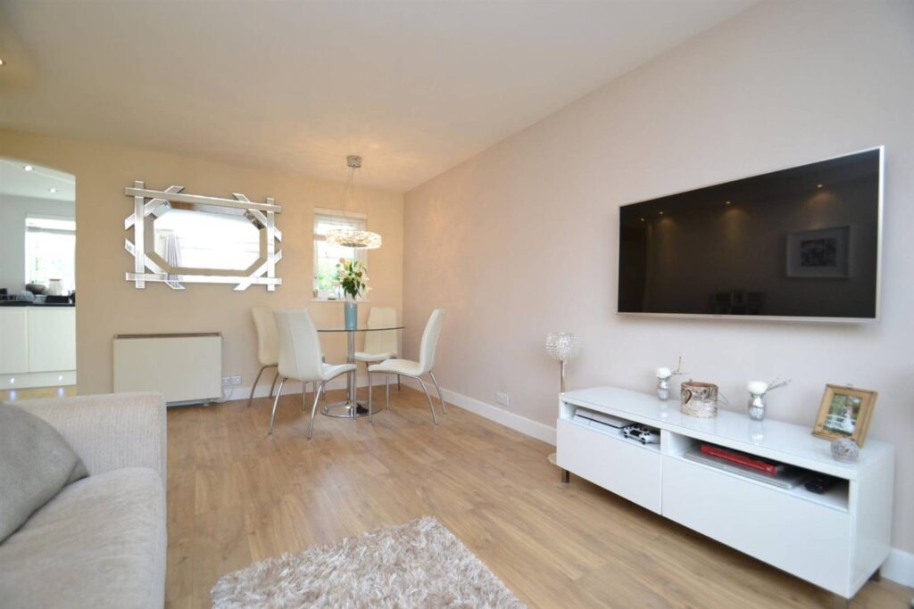 Kensington Way, Borehamwood