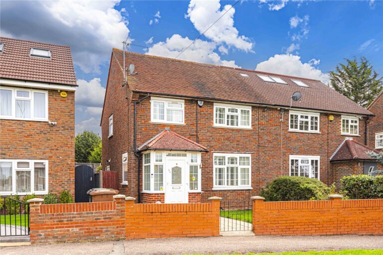 Stanborough Avenue, Borehamwood